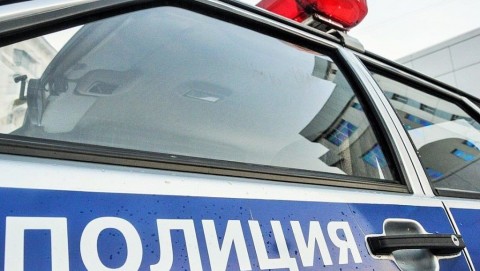 Сотрудники полиции Абатского района задержали подозреваемую в краже денежных средств с банковского счета